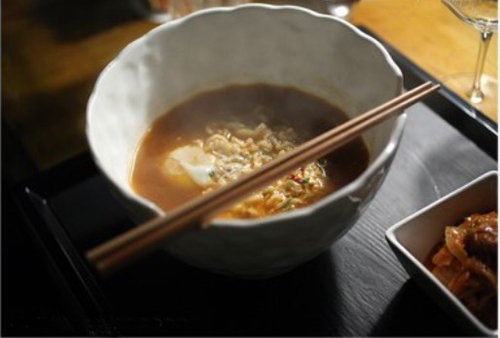 有錢沒地方花嗎？首爾最貴的泡麵【EV棋牌】-EV棋牌