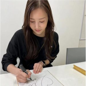 [ATID-557]好久不见結果便宜到童帝！ 白峰ミウ(白峰美羽)重返淫光幕啦！【EV棋牌】-EV棋牌