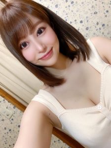 桃瀬久留美(桃瀬くるみ)出道作品番号及封面,桃瀬くるみ个人简介【EV棋牌】-EV棋牌