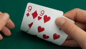 【EV扑克】牌局分析: 为什么这手口袋9值得翻前全压【EV棋牌】-EV棋牌