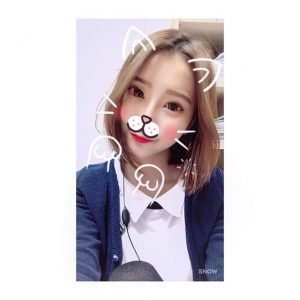 醫美診所活招牌！櫃台小護士「子瑜」每天捧著大D嫩乳上班，穿上比基尼後乳量大到爆表..【EV棋牌】-EV棋牌