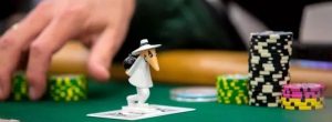 【EV扑克】牌局分析:转牌圈拿到强听牌,应该怎么做?【EV棋牌】-EV棋牌