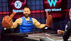 【EV扑克】丹牛出奇招百倍奉还“中指哥”,单挑赛打退Eric Persson【EV棋牌】-EV棋牌