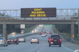 《Pokémon GO》出現在這麼害羞的地方我該收服嗎？【EV棋牌】-EV棋牌