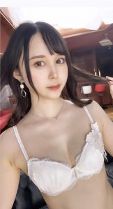 一万人力挺出道的她⋯水月有朱改名重生了!【EV棋牌】-EV棋牌