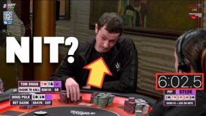 【EV扑克】Tom Dwan这手牌,是故意慢摊牌恶心Doug Polk吗?【EV棋牌】-EV棋牌