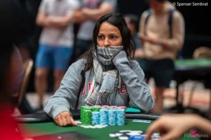 【EV扑克】2023 WSOP Day 9看点:今年首位获得金手链的女性选手即将诞生?【EV棋牌】-EV棋牌