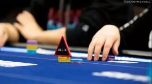 【EV扑克】教学:差牌如何赢得大底池?顶对转诈唬了解一下【EV棋牌】-EV棋牌