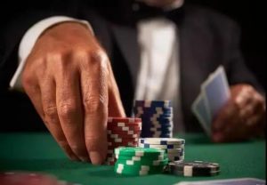 【EV扑克】教学:翻牌圈同花面,应该怎么下注!【EV棋牌】-EV棋牌