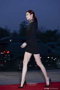 被美國評論網站冠上第一美貌稱號！不只腿長，性感8頭身身材，紅地毯誰敢走在她後面啦【EV棋牌】-EV棋牌