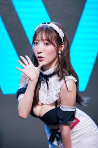 TRE2023日记(11)：小宵こなん(小宵虎南)的BlackPink星巴克限量杯【EV棋牌】-EV棋牌