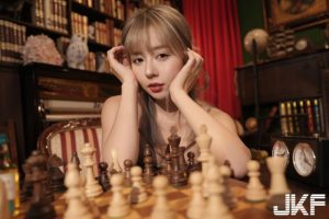 高顏值美乳正妹「王王」陪你下棋,「誘惑緊身裝」曲線太勾人!【EV棋牌】-EV棋牌