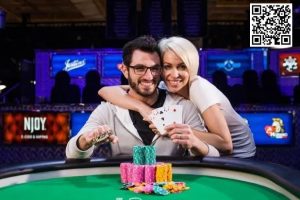 【EV扑克】假同花all in偷鸡撞上真同花,美女惨变“霉女”【EV棋牌】-EV棋牌