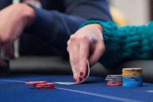 【EV扑克】玩法：拿到好的起手牌总翻车？除了运气之外 也可能是因为……【EV棋牌】-EV棋牌