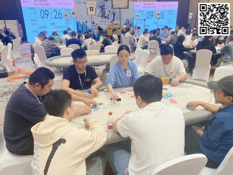 【EV扑克】HSPC厦门站188人争夺81人奖励圈，昔日冠军刘小虎解锁泡沫身份，何俊杰狂揽190万记分领先34人晋级【EV棋牌】-EV棋牌