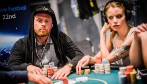 【EV扑克】话题 | 了解如何跟上不断变化的扑克策略世界!【EV棋牌】-EV棋牌