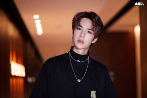 王一博的瘦是有原因的看他吃饭的动作,就知道是从小养成的习惯【EV棋牌】-EV棋牌