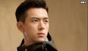 年度梗王出现!李现爆笑接梗:淡黄的长裙火红的裤衩【EV棋牌】-EV棋牌