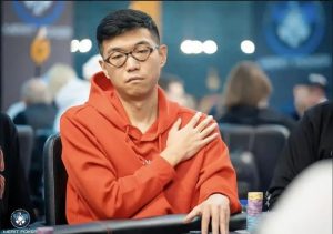 【EV扑克】Merit Poker塞浦路斯 | 4位国人以记分牌前十强晋级主赛Day3,罗爽、魏国梁、顾悦凡等13位中国玩家纷纷晋级【EV棋牌】-EV棋牌