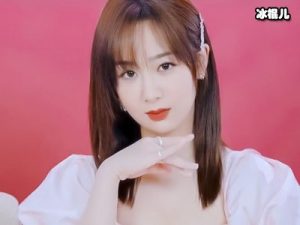 又一位素颜出镜的女星,难道是她对颜值的自信还是变邋遢了【EV棋牌】-EV棋牌