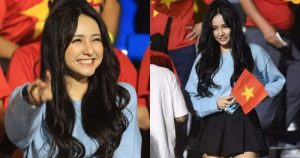 「笑眼正妹」看球賽迷倒觀眾！「深邃電眼＋甜甜梨渦」大爆紅，竟還有超火辣Ｓ曲線！【EV棋牌】-EV棋牌