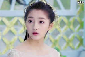 关晓彤身穿优雅长裙两米八即视感,手工刺绣体现中国风真是美极了【EV棋牌】-EV棋牌