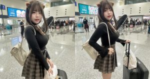 機場驚見「巨乳短裙正妹」!超萌童顏配魔鬼身材有夠吸睛!【EV棋牌】-EV棋牌