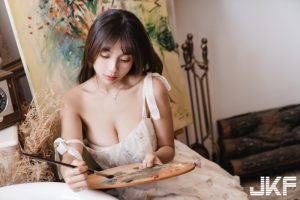 巨乳小畫家「安然」休閒時刻!碎花小洋裝「爆乳露美腿」好誘惑【EV棋牌】-EV棋牌