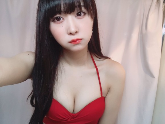 20歲的肉體好青春!大眼正妹泳衣自拍,看不膩的清新五官讓人找回初戀的感覺!