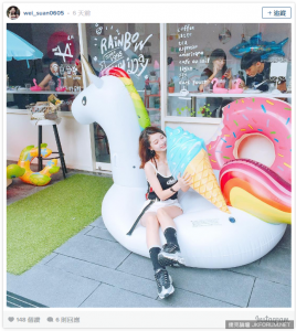 謝天謝地，台灣也有遊泳圈咖啡廳了！這麼可愛好怕整個暑假都訂不到位，可能會天天都想到睡不著耶！【EV棋牌】-EV棋牌