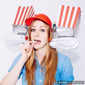 懶人界的救星！超懶少女發明了自動洗頭神器？！【EV棋牌】-EV棋牌