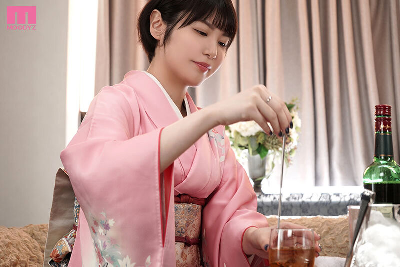 桐山心美(桐山ここみ)出道作品番号及封面，桐山心美个人简介【EV棋牌】-EV棋牌