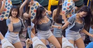 棒球賽場邊甜美球迷大跳抖肩應援舞　胸前狂晃讓網友都看暈了【EV棋牌】-EV棋牌