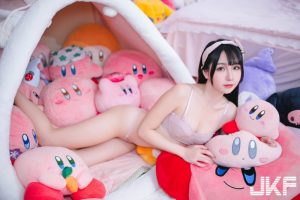 甜美反差萌!賽車辣妹「UU」變粉嫩美少女!性感爆乳內衣秀「雪乳蜜桃」【EV棋牌】-EV棋牌