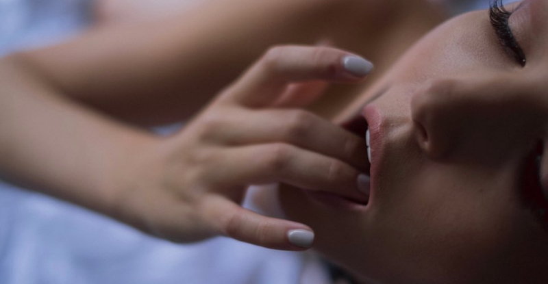 成人藝術！澳洲辣模「肉體挑逗」緩解空虛寂寞　「色慾橫流」擋不住【EV棋牌】-EV棋牌