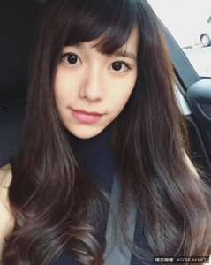 精神全開！爆乳天菜「極致泳裝」性感噴發！這巨乳和臉的反差太大了啦…【EV棋牌】-EV棋牌