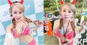 小惡魔來襲！「白嫩美胸」比基尼正妹池畔出沒！吃東西的樣子也超可愛…【EV棋牌】-EV棋牌