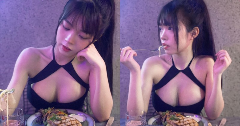 吃牛排的「童顏巨乳正妹」，「雄厚乳量」比牛排還大了！【EV棋牌】-EV棋牌
