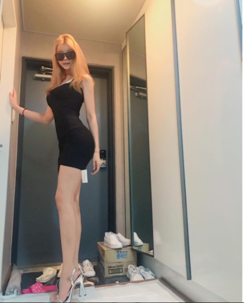 一雙腿讓你上天堂！腿控放福利，IG長腿妹「巨乳+長腿」：想被這雙腿玩！【EV棋牌】-EV棋牌