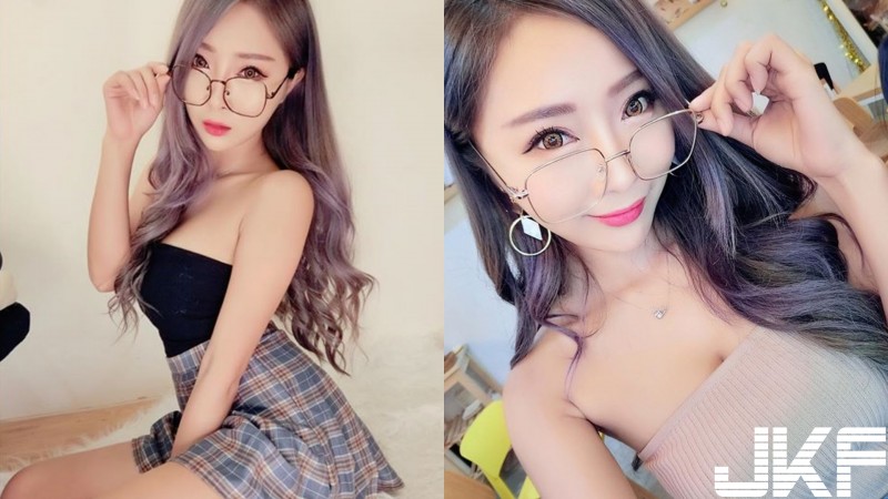 嫩乳眼鏡娘！32F兇猛上圍，穿上緊身小背心真的要滿到爆出來了….【EV棋牌】-EV棋牌