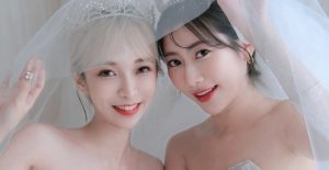 嵐芯語 X 比特穿上性感白紗　拍下最正閨蜜婚紗照！【EV棋牌】-EV棋牌