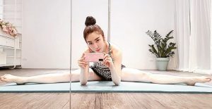 我有個大膽的想法！情慾女王「Jeannine 珍琳」大開腿展現超軟筋骨【EV棋牌】-EV棋牌