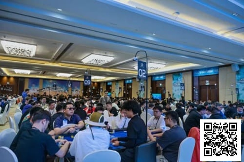 【EV扑克】2025CPG三亚总决赛|速战速决!主赛事首次同步即将入围圈泡沫击碎!王泰麒装袋168万记分牌携手240人晋级第三轮!