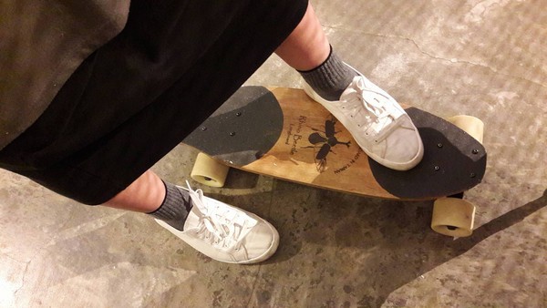 滑板像被施了咒…超強神技讓我無法相信他才13歲！【EV棋牌】-EV棋牌
