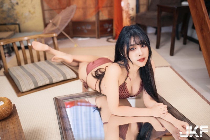 巨乳辣妹「波奇」爆乳內衣大秀南半球！高挑美腿「比例好吸睛」【EV棋牌】-EV棋牌