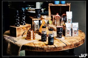 周杰倫捧星巴克 聯名商品開賣【EV棋牌】-EV棋牌