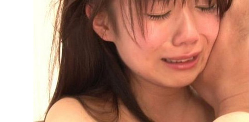 《老闆不是人》AV女優拍片途中哽咽落淚原因曝光！皮肉活領月薪卻眼睜睜看社長換車換房【EV棋牌】-EV棋牌