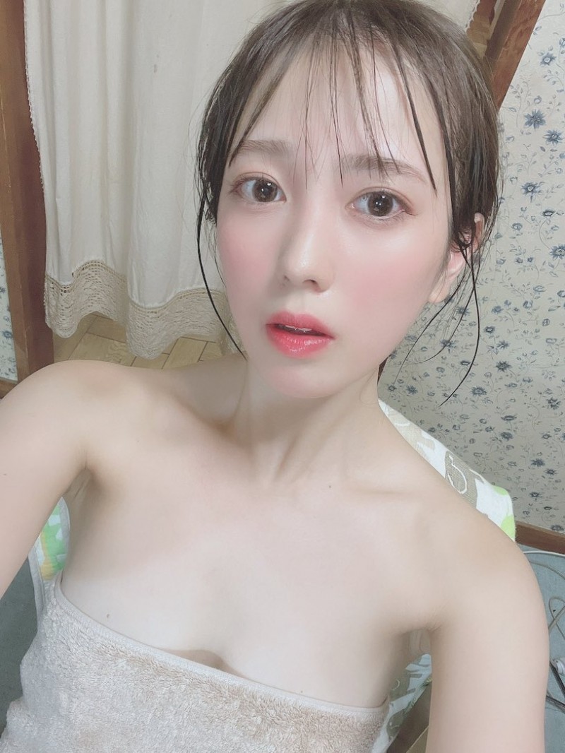 打败河北彩花！重量级偶像「小湊よつ葉」新作夺下排行榜No.1！【EV棋牌】-EV棋牌