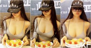 甜品店驚見「超緊背心奶妹」！路人看她自拍都傻眼「巨無霸雪球奶」真的太猛了…【EV棋牌】-EV棋牌