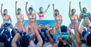 把手舉起來!JKF女郎把S2O當主場 刷碟、熱舞、當槍手…與粉絲瘋玩一波【EV棋牌】-EV棋牌